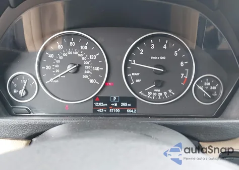 2016 BMW 320I z USA, uszkodzony, nr VIN WBA8E1G54GNU11973